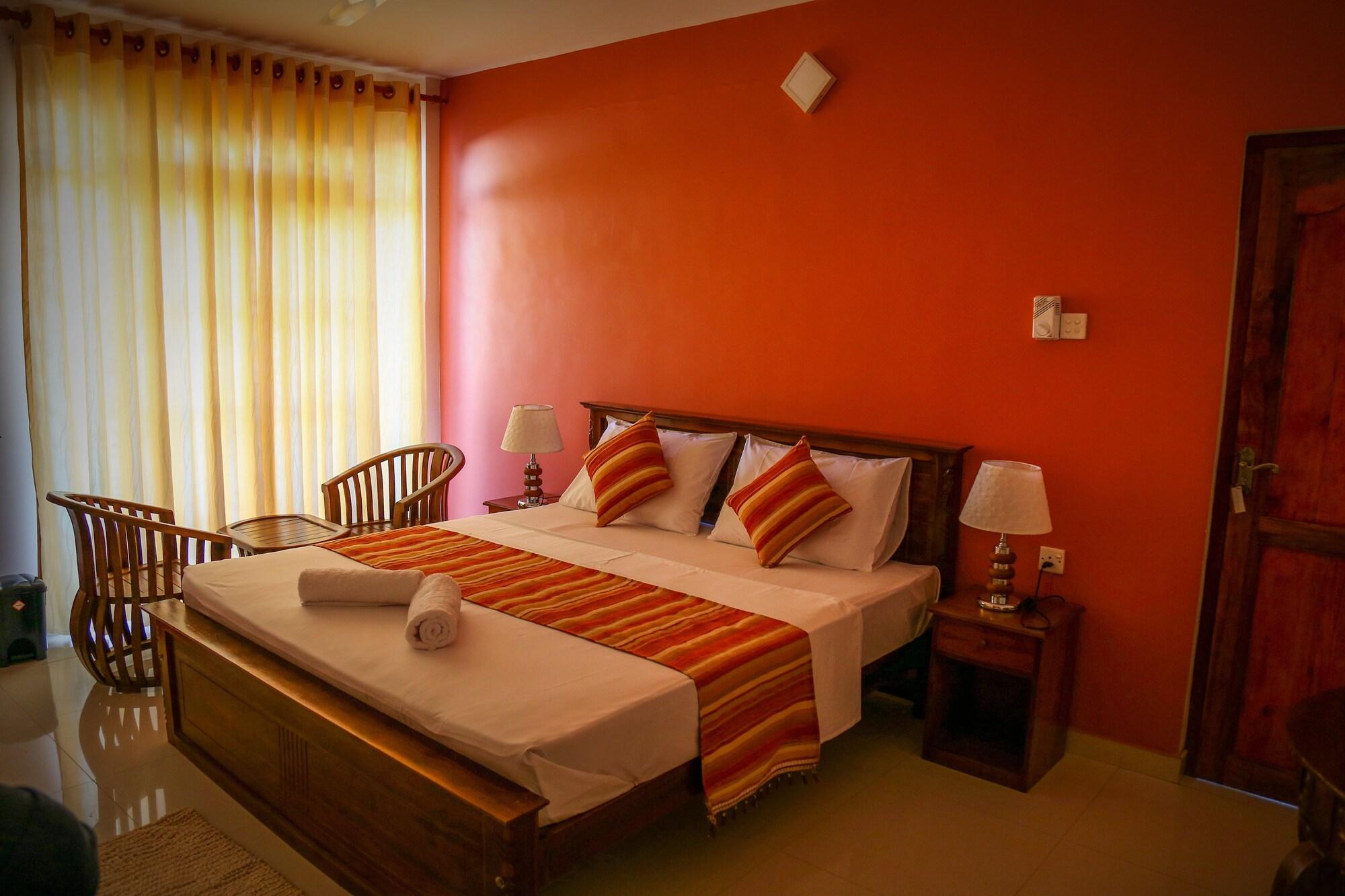 Romance Hills Hotel Канди Экстерьер фото