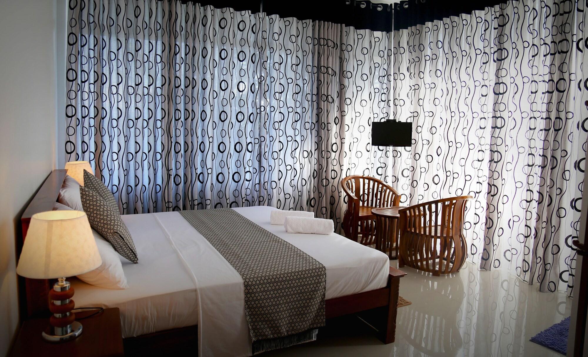 Romance Hills Hotel Канди Экстерьер фото