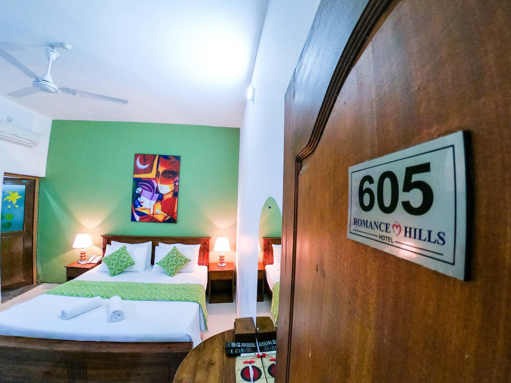 Romance Hills Hotel Канди Экстерьер фото