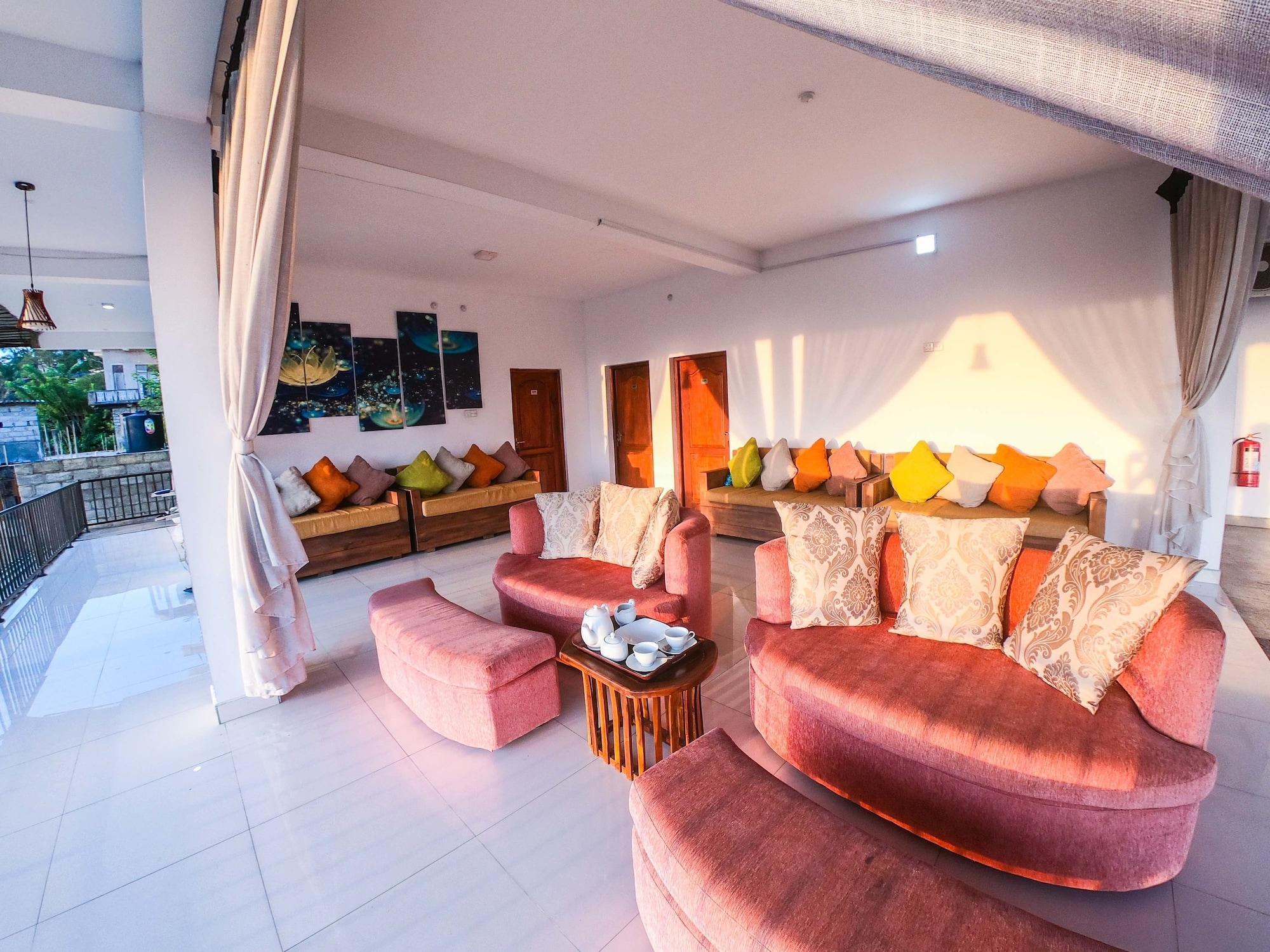 Romance Hills Hotel Канди Экстерьер фото
