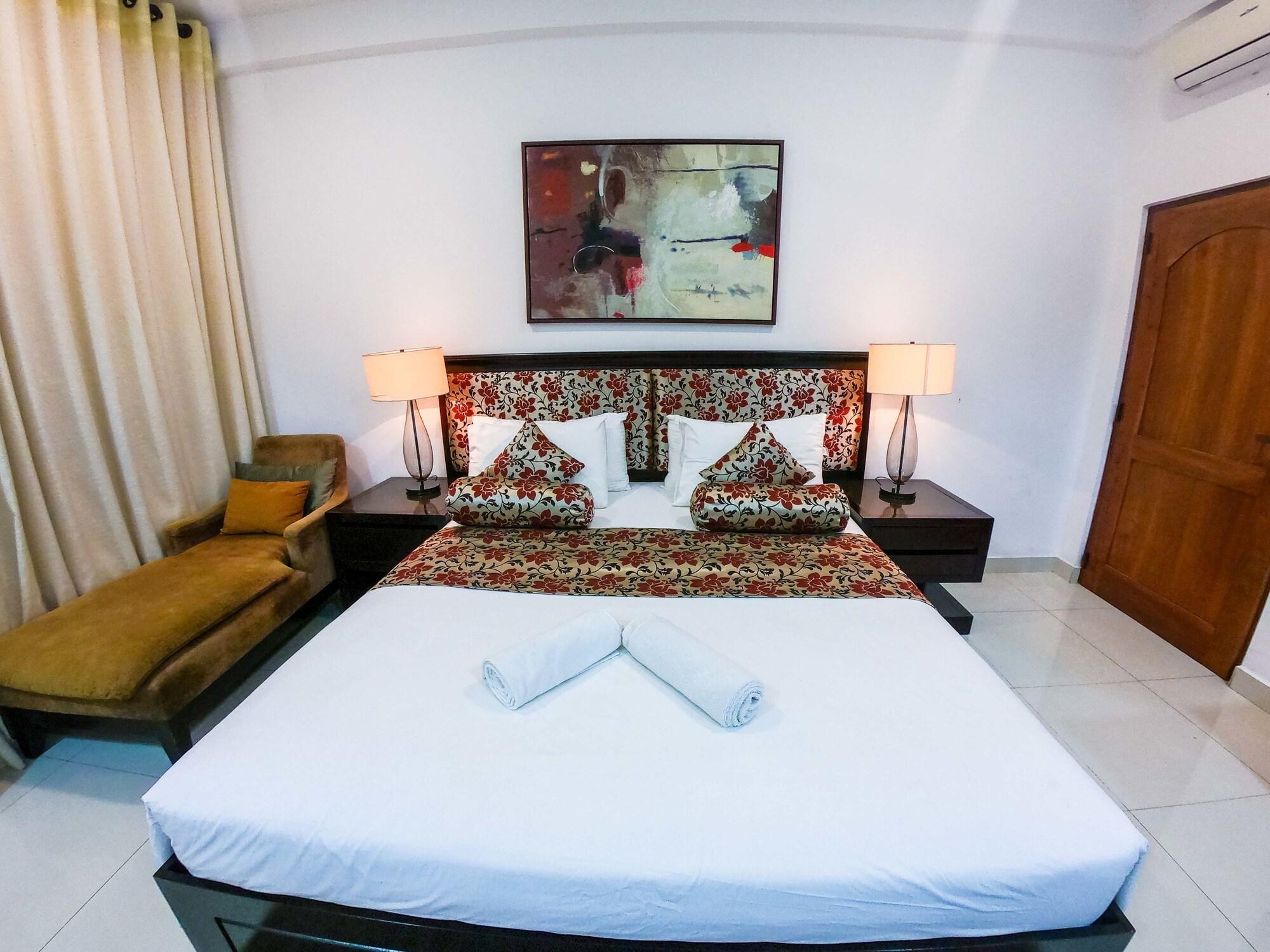 Romance Hills Hotel Канди Экстерьер фото