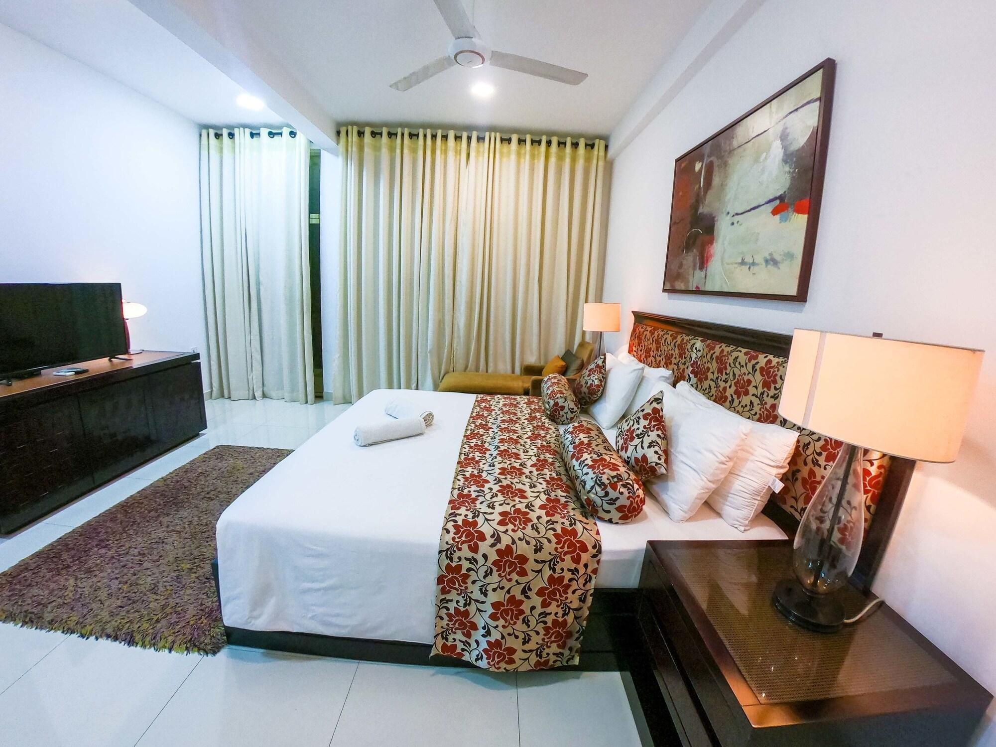 Romance Hills Hotel Канди Экстерьер фото