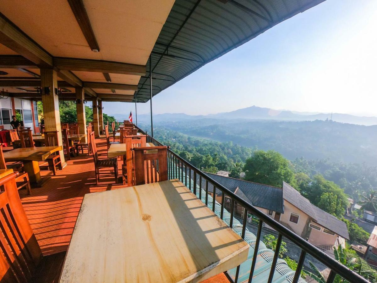 Romance Hills Hotel Канди Экстерьер фото